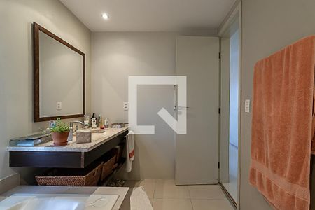 Apartamento à venda com 140m², 3 quartos e 2 vagas Apartamento à venda com 140m², 3 quartos e 2 vagasSuíte