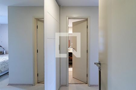 Apartamento à venda com 140m², 3 quartos e 2 vagas Apartamento à venda com 140m², 3 quartos e 2 vagasSuíte