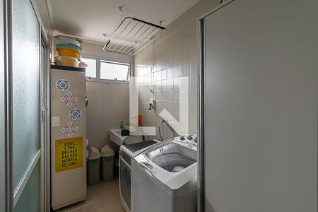 Apartamento à venda com 140m², 3 quartos e 2 vagas Apartamento à venda com 140m², 3 quartos e 2 vagasÁrea de serviço