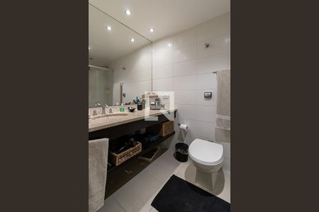 Apartamento à venda com 140m², 3 quartos e 2 vagas Apartamento à venda com 140m², 3 quartos e 2 vagasBanheiro Social