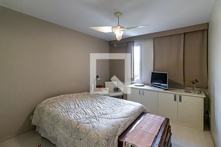 Apartamento à venda com 140m², 3 quartos e 2 vagas Apartamento à venda com 140m², 3 quartos e 2 vagasSuíte