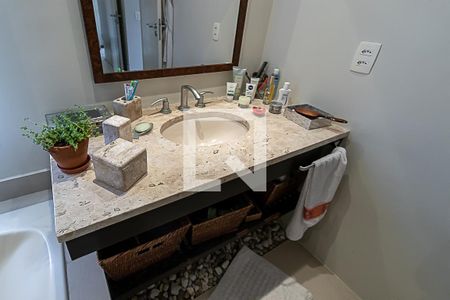 Apartamento à venda com 140m², 3 quartos e 2 vagas Apartamento à venda com 140m², 3 quartos e 2 vagasSuíte