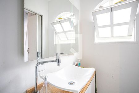 Casa para alugar com 350m², 5 quartos e 6 vagasBanheiro 3
