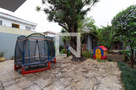Casa à venda com 146m², 3 quartos e 4 vagas Casa à venda com 146m², 3 quartos e 4 vagasQuintal
