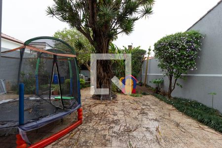 Casa à venda com 146m², 3 quartos e 4 vagas Casa à venda com 146m², 3 quartos e 4 vagasQuintal