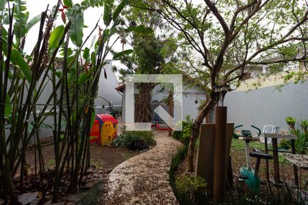 Casa à venda com 146m², 3 quartos e 4 vagas Casa à venda com 146m², 3 quartos e 4 vagasQuintal