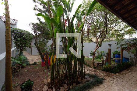 Casa à venda com 146m², 3 quartos e 4 vagas Casa à venda com 146m², 3 quartos e 4 vagasQuintal