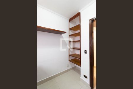 Casa à venda com 146m², 3 quartos e 4 vagas Casa à venda com 146m², 3 quartos e 4 vagasEscritório
