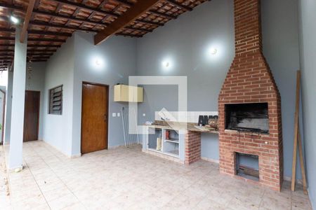 Casa à venda com 146m², 3 quartos e 4 vagas Casa à venda com 146m², 3 quartos e 4 vagasQuintal