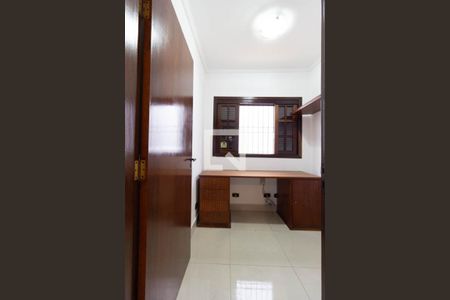 Casa à venda com 146m², 3 quartos e 4 vagas Casa à venda com 146m², 3 quartos e 4 vagasEscritório