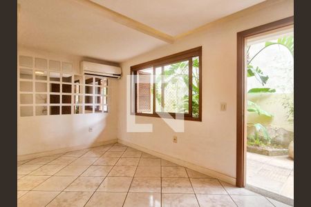 Sala de casa à venda com 3 quartos, 100m² em Sarandi, Porto Alegre