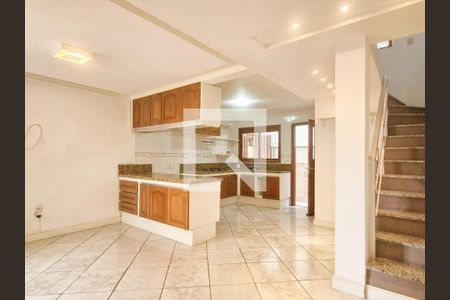 Sala de casa à venda com 3 quartos, 100m² em Sarandi, Porto Alegre