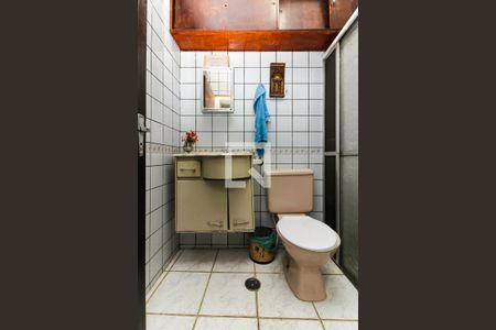 Casa à venda com 486m², 5 quartos e 3 vagasBanheiro 1 do Salão de Festa