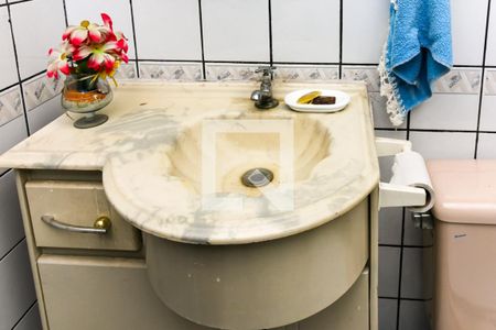 Casa à venda com 486m², 5 quartos e 3 vagasBanheiro 1 do Salão de Festa