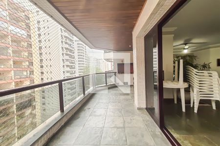 Varanda gourmet de apartamento para alugar com 4 quartos, 276m² em Pitangueiras, Guarujá