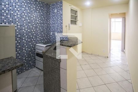 Sala / Cozinha de kitnet/studio para alugar com 1 quarto, 37m² em Copacabana, Rio de Janeiro