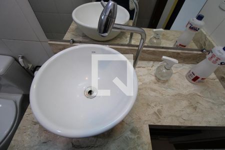 Banheiro de apartamento à venda com 1 quarto, 50m² em Centro, Campinas