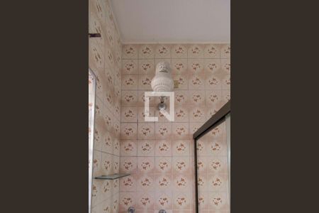 Banheiro de casa para alugar com 2 quartos, 232m² em Piqueri, São Paulo