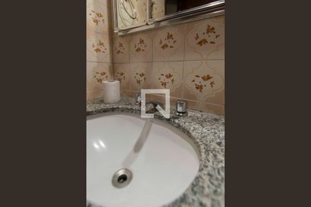 Banheiro de casa para alugar com 2 quartos, 232m² em Piqueri, São Paulo