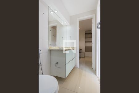 Apartamento para alugar com 117m², 3 quartos e 2 vagas Apartamento para alugar com 117m², 3 quartos e 2 vagasBanheiro das Suítes 2 e 3