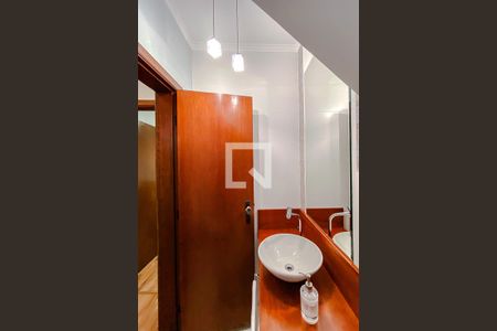 Lavabo de casa à venda com 3 quartos, 150m² em Vila Canero, São Paulo