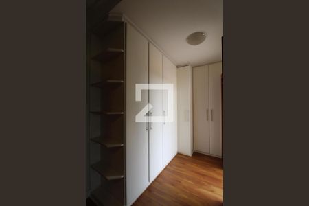 Casa à venda com 411m², 4 quartos e 5 vagasQuarto 3 (suíte)