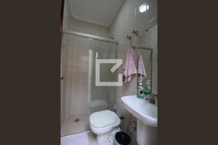 Casa à venda com 411m², 4 quartos e 5 vagasBanheiro externo 1