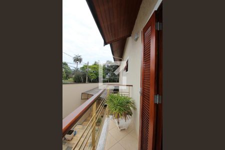 Casa à venda com 411m², 4 quartos e 5 vagasQuarto 1 (suíte) - Sacada