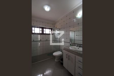 Casa à venda com 411m², 4 quartos e 5 vagasBanheiro da Suíte 3