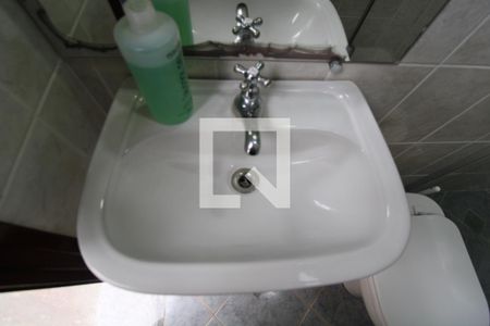 Casa à venda com 411m², 4 quartos e 5 vagasBanheiro externo 2