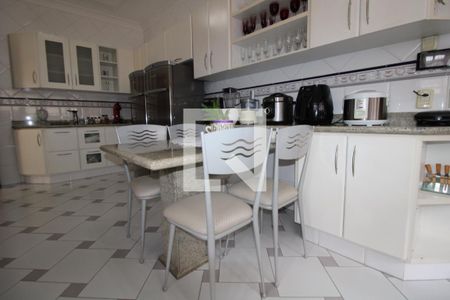 Casa à venda com 411m², 4 quartos e 5 vagasCozinha