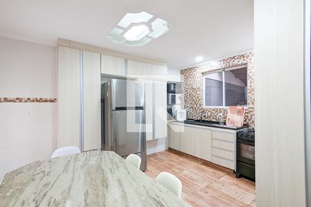 Casa à venda com 246m², 3 quartos e 2 vagas Casa à venda com 246m², 3 quartos e 2 vagasCozinha