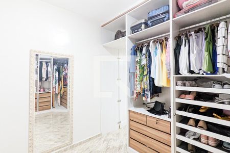 Casa à venda com 246m², 3 quartos e 2 vagas Casa à venda com 246m², 3 quartos e 2 vagasCloset