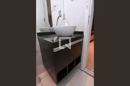 Apartamento à venda com 61m², 2 quartos e 1 vagaBanheiro Social
