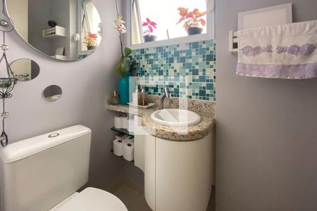 Apartamento à venda com 110m², 3 quartos e 3 vagas Apartamento à venda com 110m², 3 quartos e 3 vagasBanheiro de Serviço