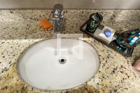 Apartamento à venda com 110m², 3 quartos e 3 vagas Apartamento à venda com 110m², 3 quartos e 3 vagasDetalhe do Banheiro da Suite