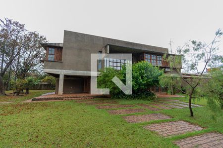 Casa à venda com 250m², 3 quartos e 6 vagasFachada