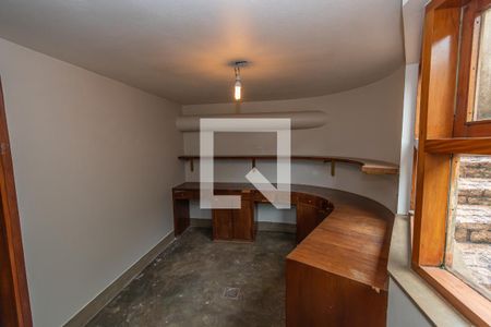 Casa à venda com 250m², 3 quartos e 6 vagasEscritório