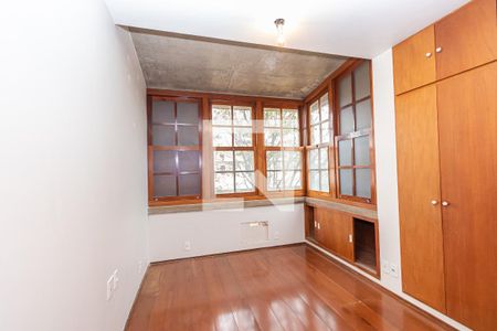 Casa à venda com 250m², 3 quartos e 6 vagasSuíte 1