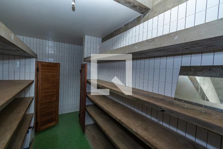 Casa à venda com 250m², 3 quartos e 6 vagasDispensa