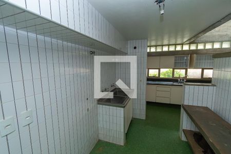 Casa à venda com 250m², 3 quartos e 6 vagasÁrea de Serviço