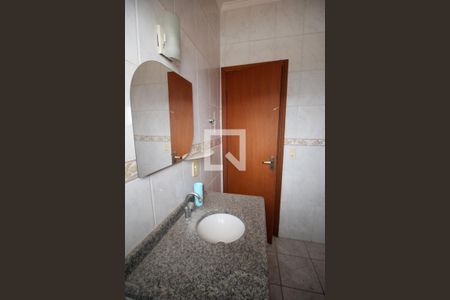 Casa de condomínio para alugar com 84m², 2 quartos e 2 vagasBanheiro da Suíte
