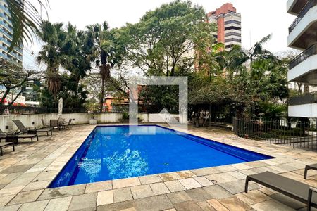 Apartamento à venda com 214m², 4 quartos e 3 vagasÁrea comum - Piscina