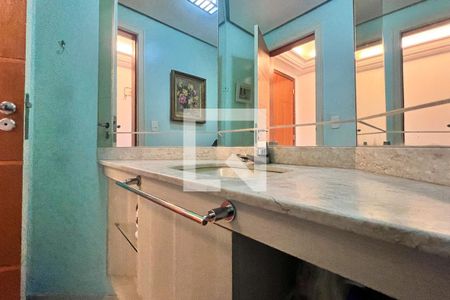 Apartamento à venda com 214m², 4 quartos e 3 vagasLavabo