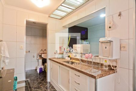 Casa à venda com 116m², 2 quartos e 2 vagas Casa à venda com 116m², 2 quartos e 2 vagasCozinha