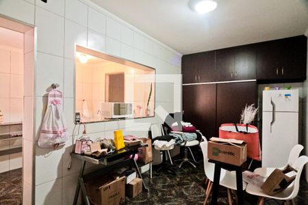 Casa à venda com 116m², 2 quartos e 2 vagas Casa à venda com 116m², 2 quartos e 2 vagasCozinha