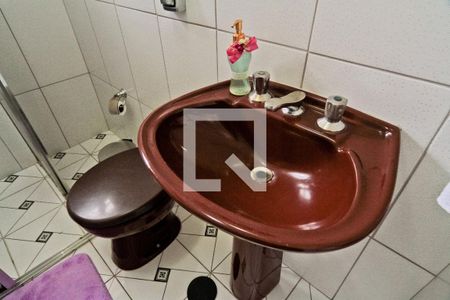 Casa à venda com 116m², 2 quartos e 2 vagas Casa à venda com 116m², 2 quartos e 2 vagasBanheiro