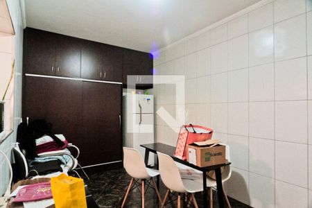 Casa à venda com 116m², 2 quartos e 2 vagas Casa à venda com 116m², 2 quartos e 2 vagasCozinha