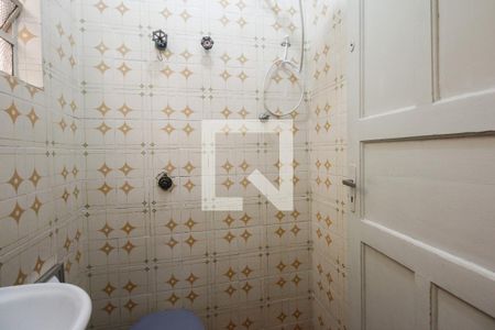 Casa à venda com 215m², 3 quartos e 5 vagasBanheiro Social 2