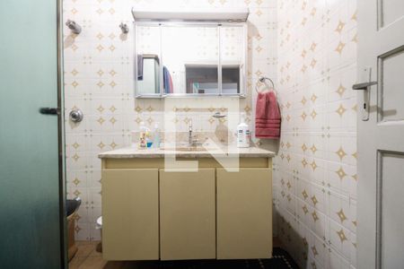 Casa à venda com 215m², 3 quartos e 5 vagasBanheiro Social 